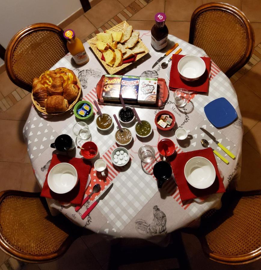 Chez Jollyjune, A Moins D'Une Heure Du Mont Saint Michel Champeaux Luaran gambar